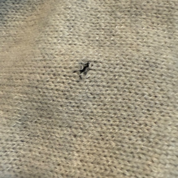 Neiman Marcus Cashmere Collection Twisted Snood Infinity Scarf Gray Cream - Picture 6 of 6